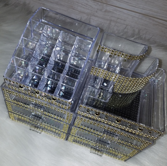 Makeup - Picture 2 of 4